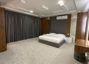 استديو بسرير ماستر وأثاث مريح 
