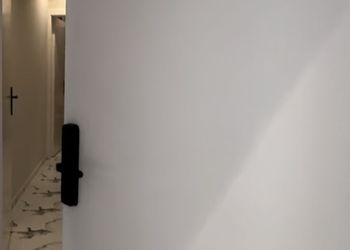 شقة مرتبة بصالة وغرفة نوم