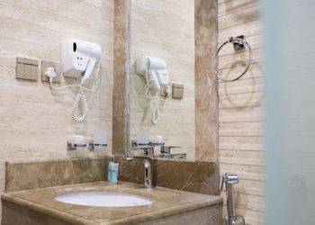 شقة بغرفتين نوم وصالة 