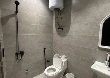 شقة بصالة أنيقة ودخول ذاتي