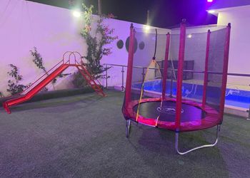 شاليه بمسطح اخضر