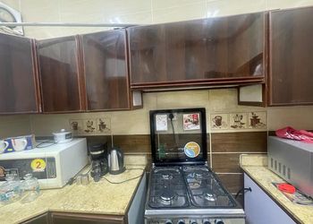 شقة بغرفة جلوس وغرفتين نوم 