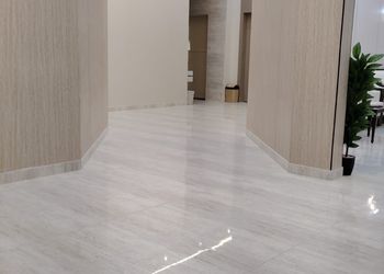 استراحة بمجلس واسع وفناء خارجي