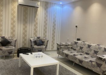 شقة بغرفة جلوس وغرفتين نوم 
