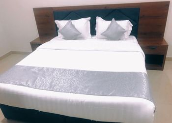 استديو بأثاث مريح وبسيط