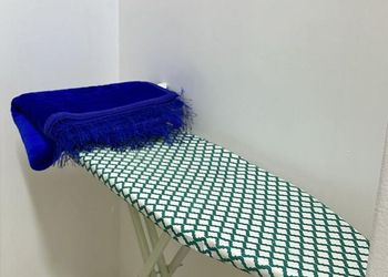 شقة بغرفة معيشة وغرفتين نوم 