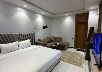 استديو هادئ بسرير ماستر 