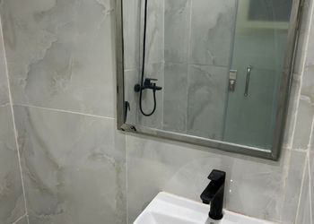 استديو بسرير ماستر وجلسة جانبية