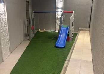 شاليه بمجلس ومسبح داخلي 