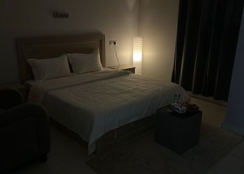 استديو باثاث مريح وبسيط 