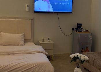 استديو بسرير ماستر وجلسة جانبية 