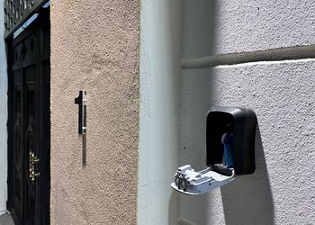 استراحة بركن شواء ومسطح اخضر
