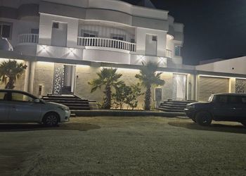 شقة بغرفتين نوم واثاث هادئ
