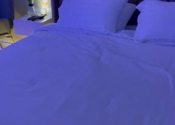 استديو هادئ بدخول ذاتي 