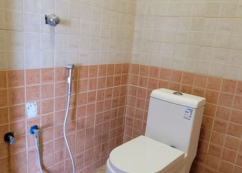 استراحة بجلسة خارجية ومسطح اخضر