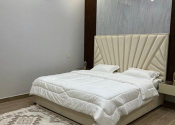 شالية بجلسة خارجية واجواء عائلية ومميزة
