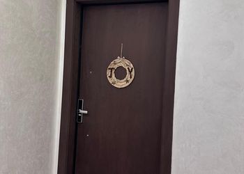 استديو هادئ بدخول ذاتي 
