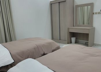 شقة واسعة بصالة واربع غرف نوم 