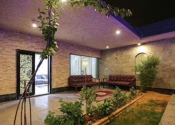 استراحة واسعة بمجالس وجلسة خارجية 