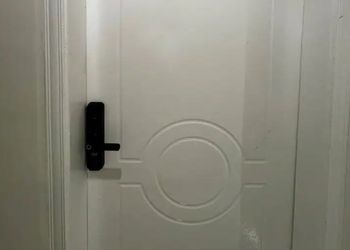 شقة أنيقة بصالة وغرف نوم 