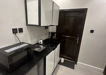 استديو بتصميم أنيق ودخول ذاتي