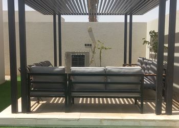 شالية انيق بجلسة خارجية ومسبح 