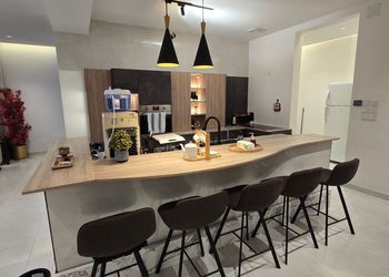 شاليه بمسطح اخضر ,ومسبح خارجي 