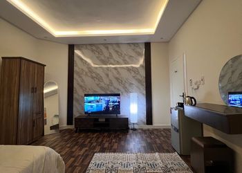 استديو بأثاث مريح وبسيط 