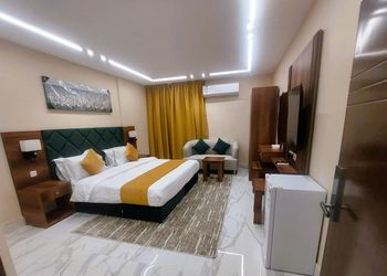 استديو بأثاث مريح وبسيط 