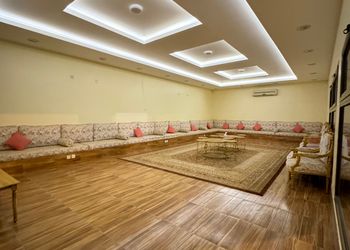 مزرعة بمناظر خلابة وجلسات خارجية 
