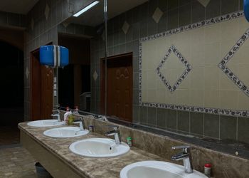 مزرعة بمناظر خلابة وجلسات خارجية 