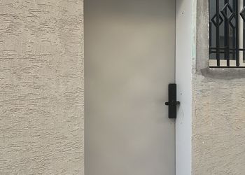 استديو بتصميم مودرن ودخول ذاتي