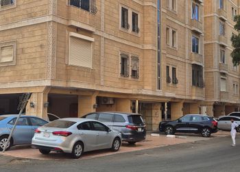 استديو بأثاث مريح وبسيط 