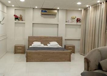 شالية بمجالس ومسبح العاب مائية 