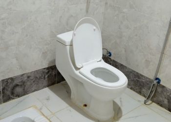 شالية بمجالس ومسبح العاب مائية 