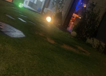شاليه بصالة جلوس ومسبح داخلي