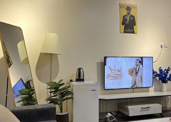 استوديو ماستر بجلسة جانبية