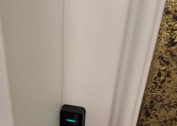شقة أنيقة بصالة وغرف نوم