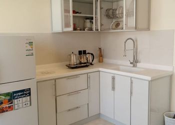 شاليه بثلاث غرف نوم وفناء خارجي 