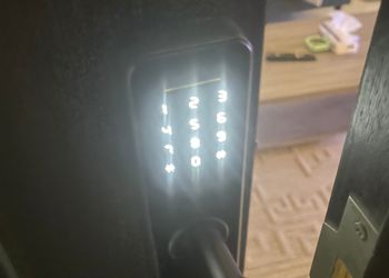شقة بدخول ذاتي وغرفة نوم 