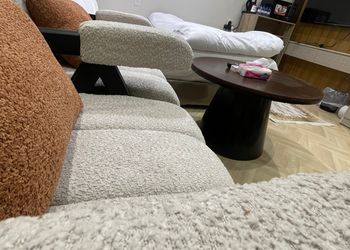 استديو هادئ بدخول ذاتي 