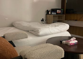 استديو هادئ بدخول ذاتي 