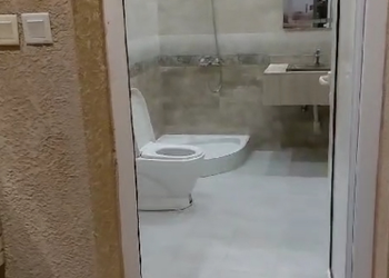 شاليه بجلسة خارجية ومسبح 