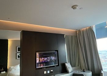 استديو هادئ بدخول ذاتي 