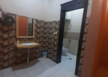 شاليه بصالة وجلسة خارجية 