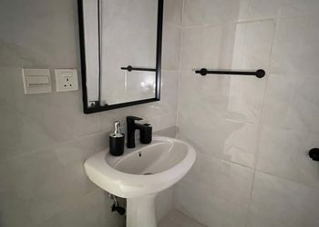 استديو بسرير ماستر وجلسة جانبية 