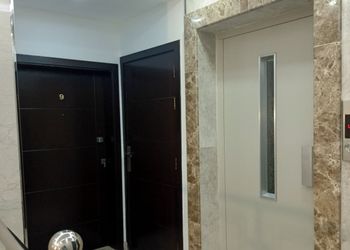 شقة بغرفة نوم هادئه جلسة خارجية