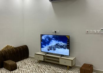 شالية بمجلس مطل على الفناء الخارجي 