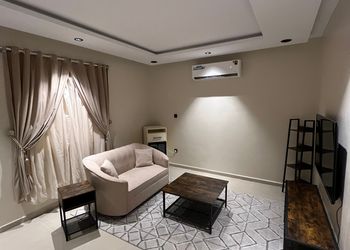 استديو هادئ بدخول ذاتي 