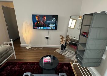 استديو بدخول ذاتي وسرير مريح 
